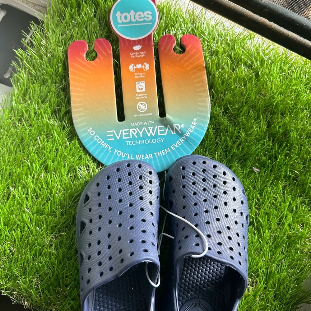 Kids Totes Sandals - Picture 4 of 6